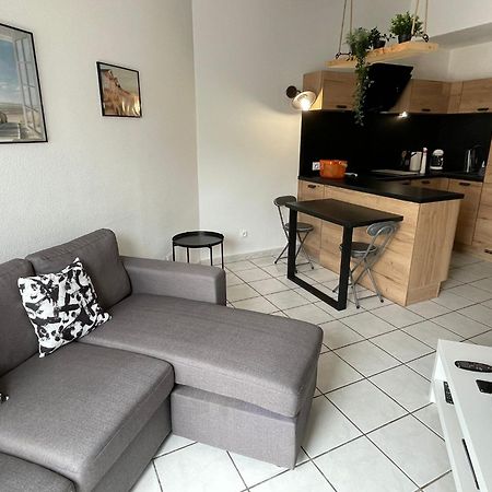 Villa 2 Etoiles Proche Plage Et Commerces Saint-Cyprien  Zimmer foto