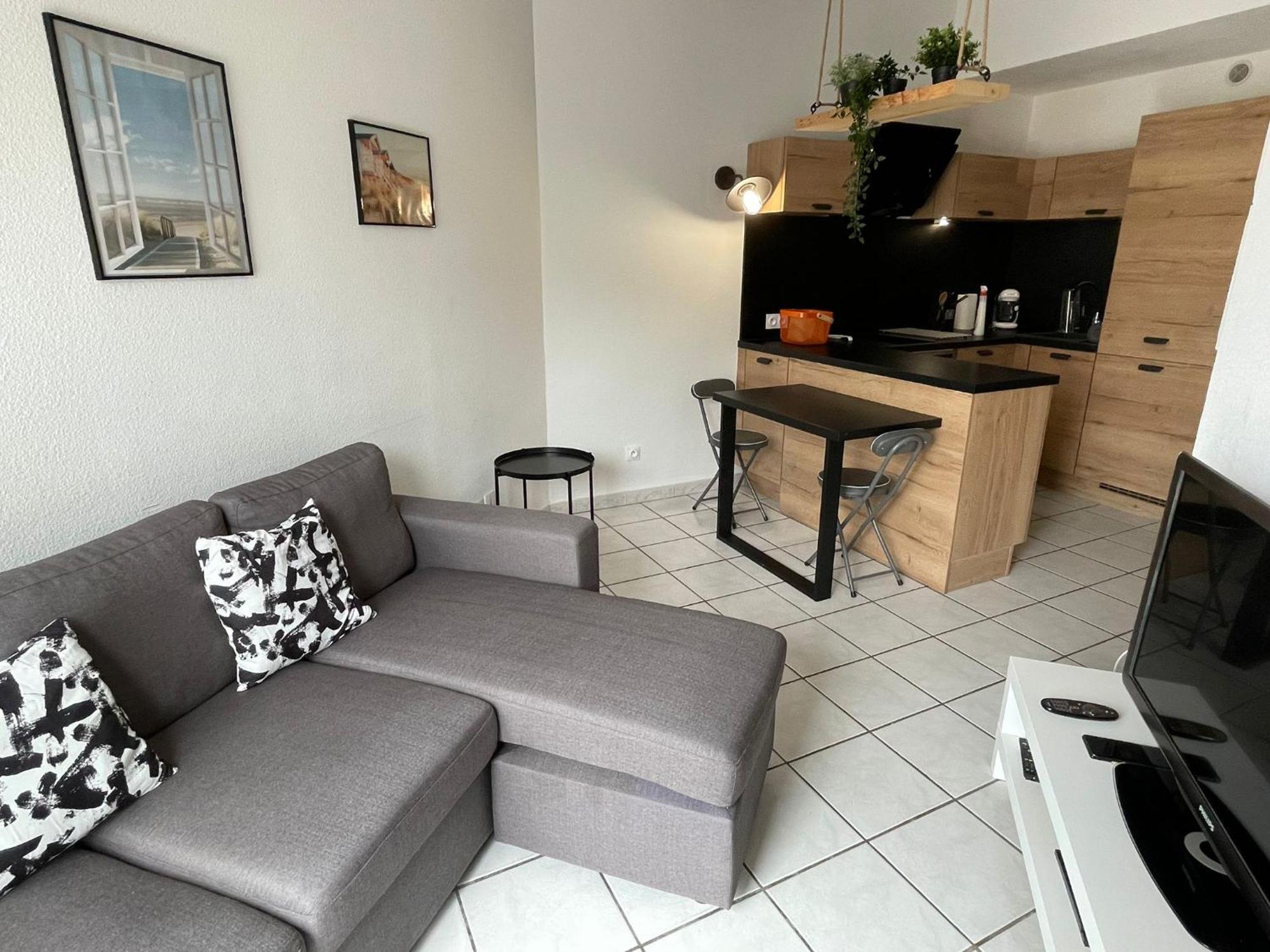 Villa 2 Etoiles Proche Plage Et Commerces Saint-Cyprien  Zimmer foto