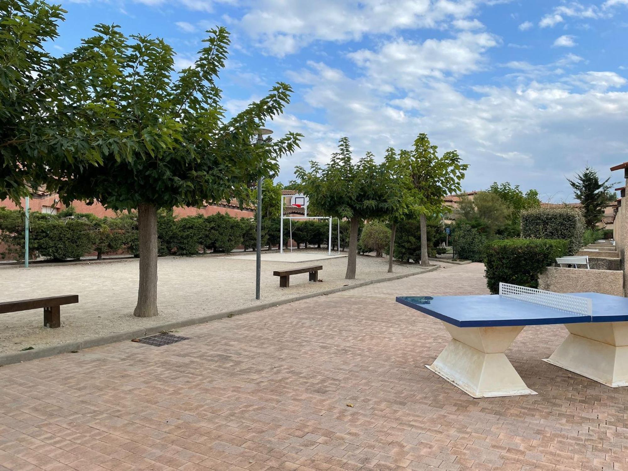 Villa 2 Etoiles Proche Plage Et Commerces Saint-Cyprien  Zimmer foto